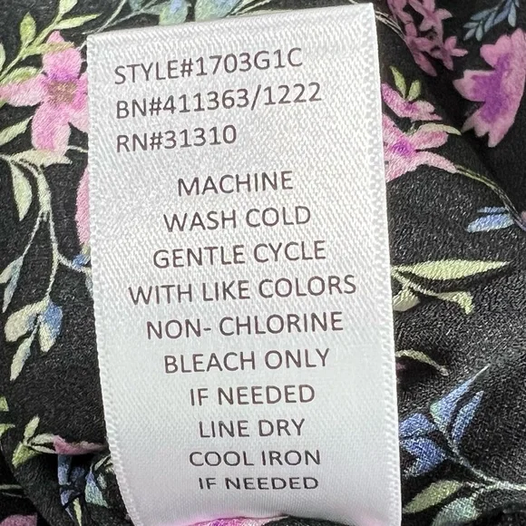 Fortune & Ivy V-Neck Short Sleeve Top - Picture 5 of 5